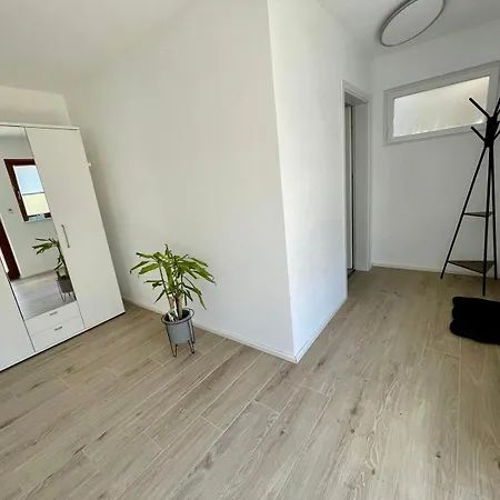 Apartman In 66497